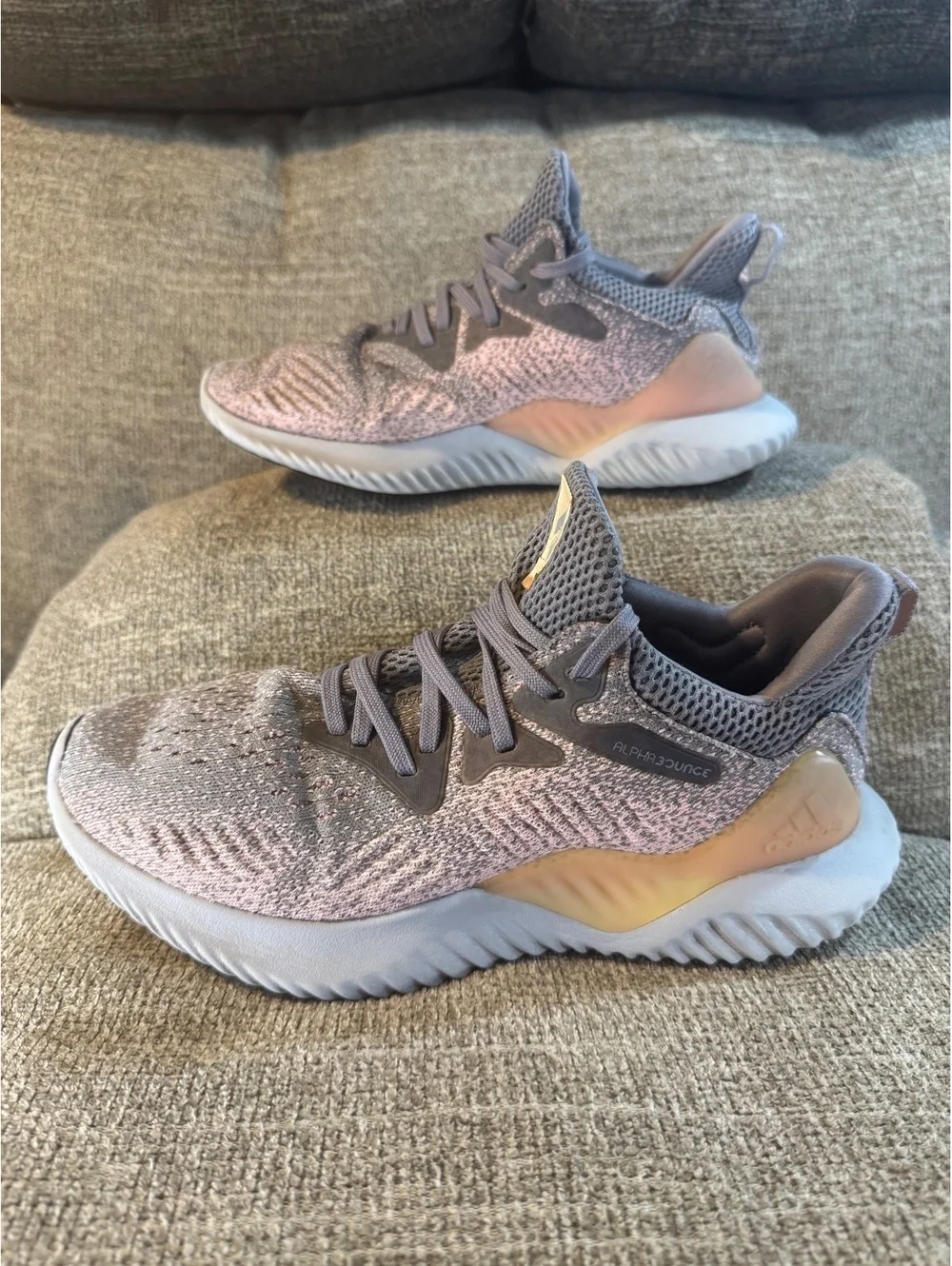 adidas Alphabounce Beyond Men’s Grey/Real Magenta/Clear Orange HWA1Y3001 Size 7